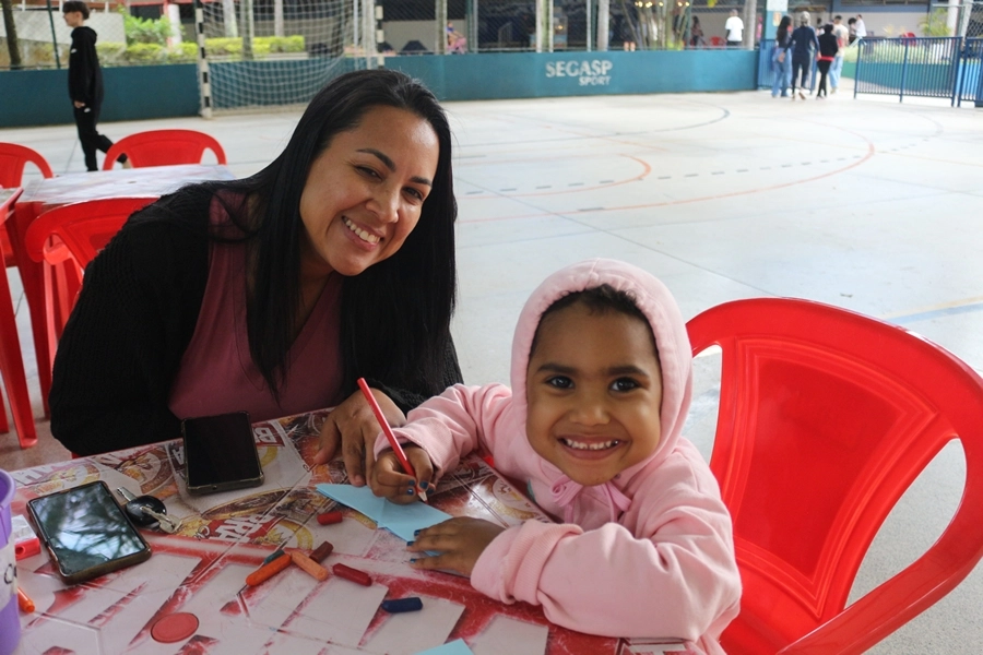 Brincadeiras Cantadas e Ateliê de Dobraduras com o Projeto Sorria – 09/11/2025