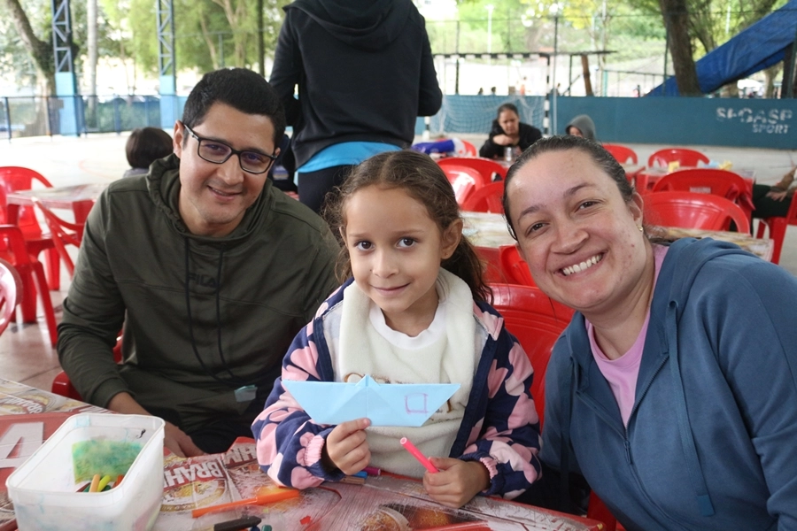 Brincadeiras Cantadas e Ateliê de Dobraduras com o Projeto Sorria – 09/11/2025