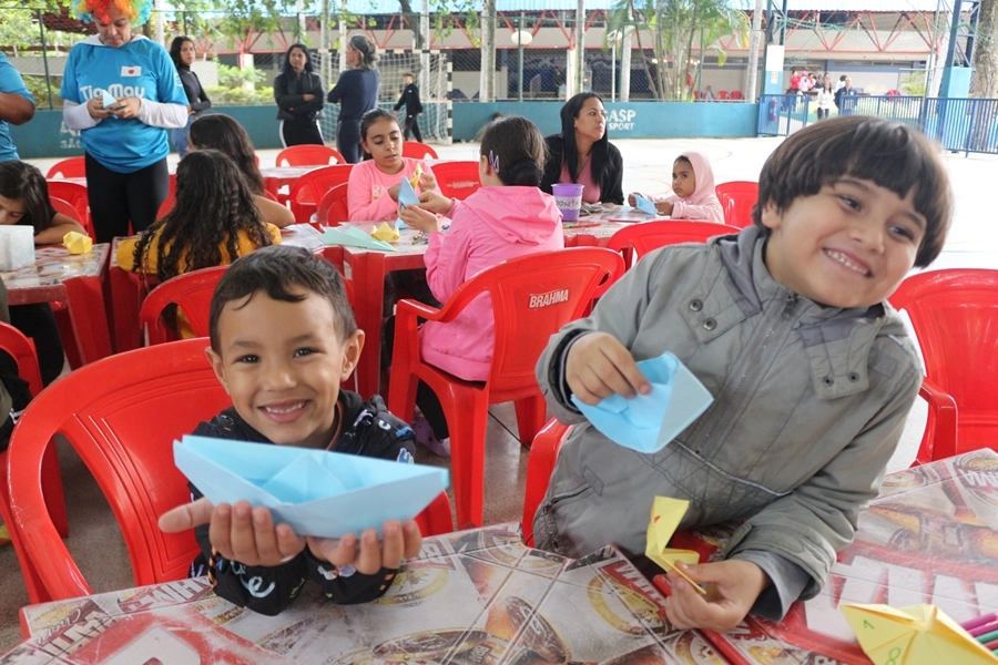 Brincadeiras Cantadas e Ateliê de Dobraduras com o Projeto Sorria – 09/11/2025