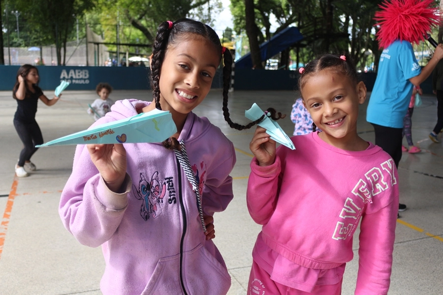 Brincadeiras Cantadas e Ateliê de Dobraduras com o Projeto Sorria – 09/11/2025