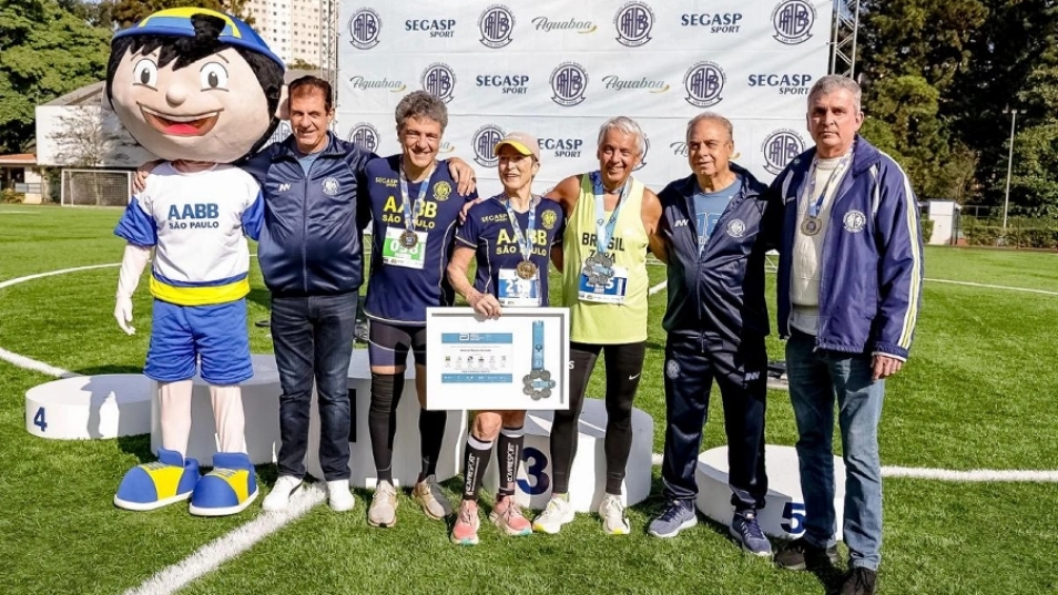 A saga em busca da mandala Six Star