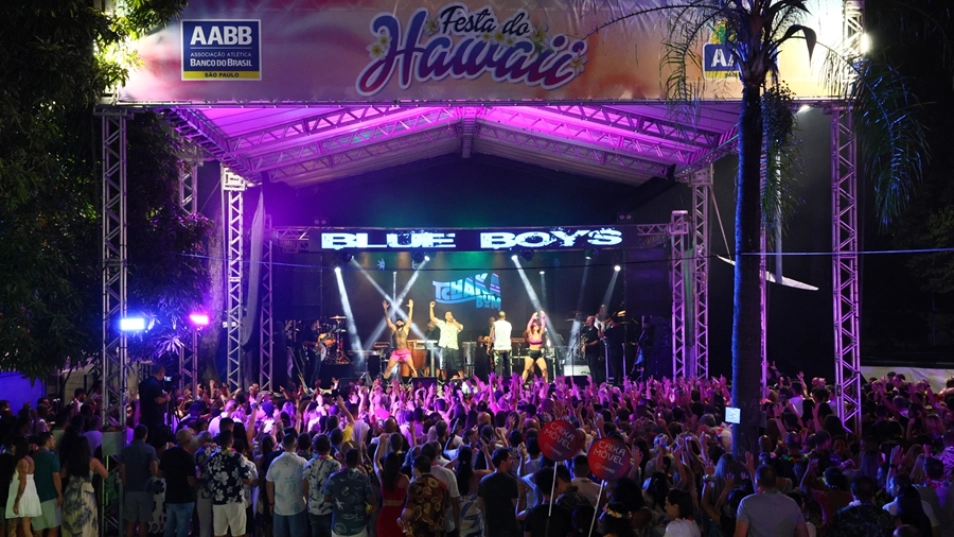 Explosão de alegria com Tchakabum na Festa do Hawaii