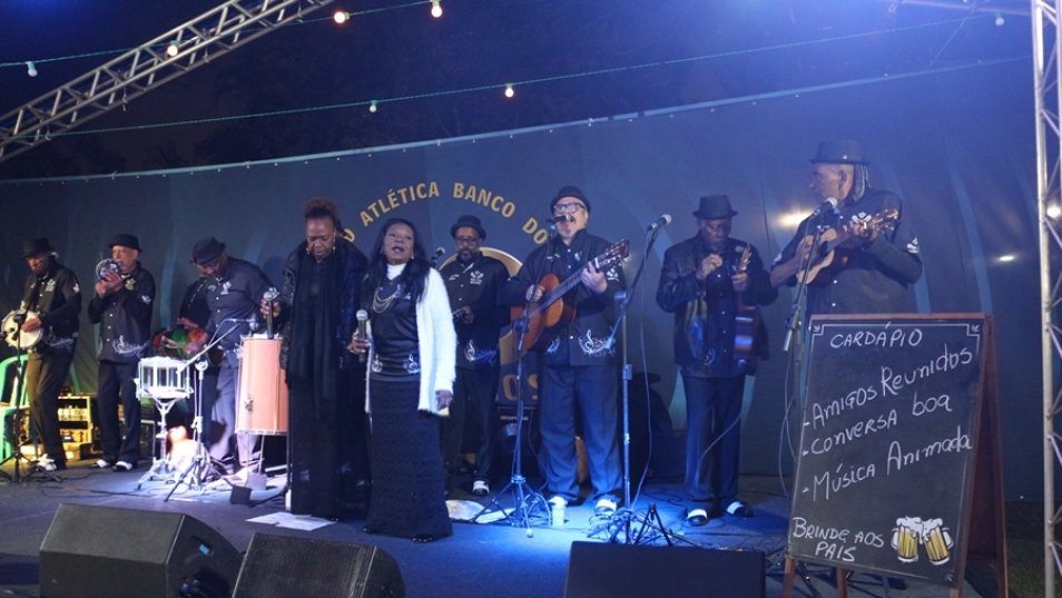 Noite de samba e almoço especial celebram Dia dos Pais