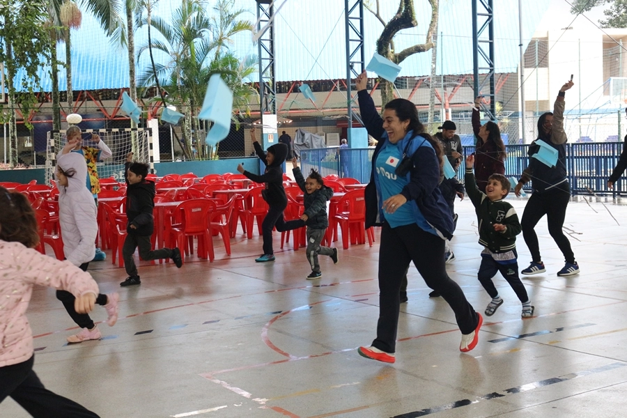 Pipas colorindo o céu com o Projeto Sorria – 19/10/2025