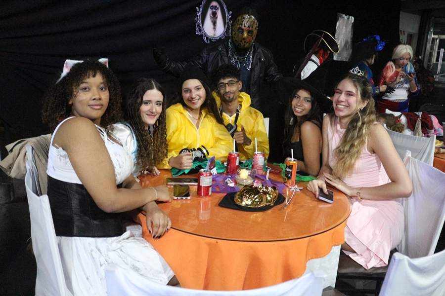 Festa à fantasia Halloween – 18/10/2025
