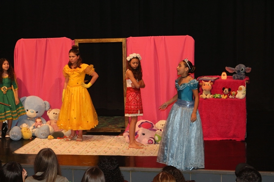 Espetáculo – Luara um Conto de Princesas e Heróis – 21/06/2026